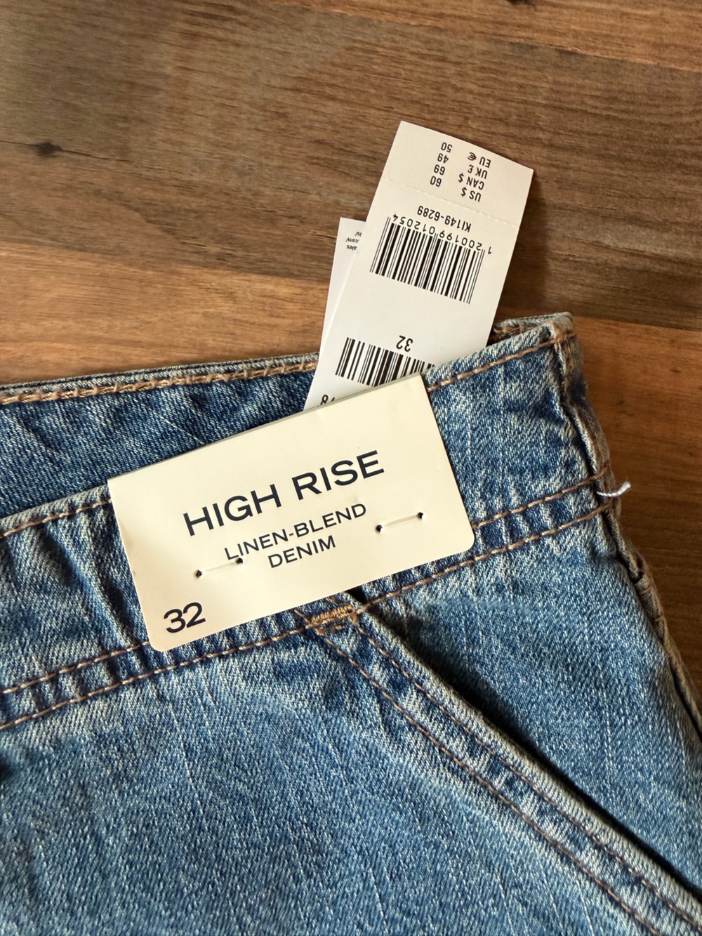 NWT Abercrombie & Fitch women’s denim Jean shorts loose fit high rise 90s Sz 32 - Picture 3 of 11